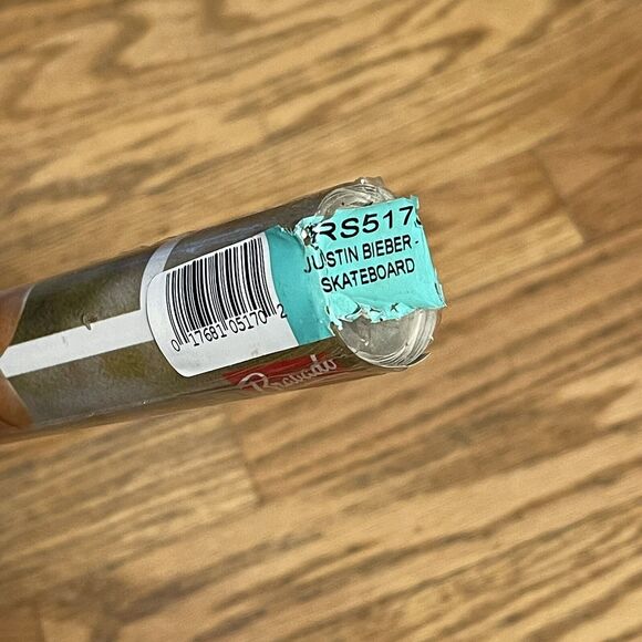 Vintage 2010 Justin Bieber skateboard full size poster 22.5 x 34 NEW Old Stock - Picture 8 of 8